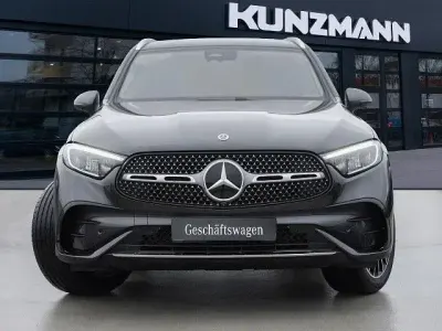 Używany Mercedes GLC200 AMG 163 KM (119 kW) 2026 Szary SUV