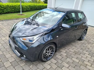 Gebraucht Toyota Aygo Team 72 PS (52 kW) 2021 Schwarz Kleinwagen