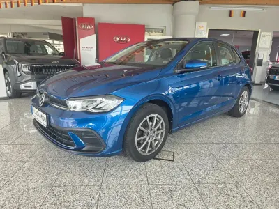 Gebraucht VW Polo Basis 80 PS (58 kW) 2022 Blau Kleinwagen