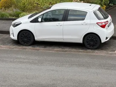 Gebraucht Toyota Yaris Comfort 111 PS (81 kW) 2018 Weiß Limousine