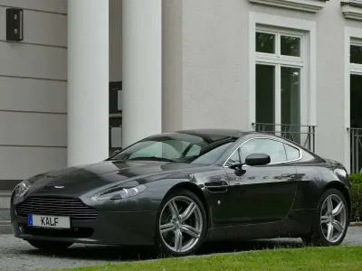 Gebraucht Aston Martin V8 Vantage 426 PS (313 kW) 2009 Meteorite grey Coupé