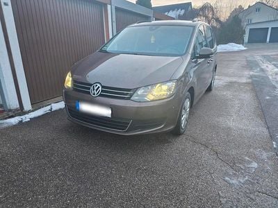 Gebraucht VW Sharan 140 PS (102 kW) 2013 Braun Van / Kleinbus
