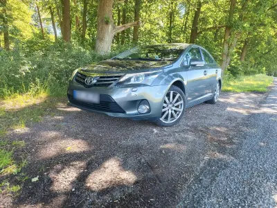 Gebraucht Toyota Avensis Sport 147 PS (108 kW) 2012 Grau Limousine