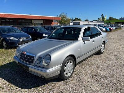 Gebraucht Mercedes E280 Elegance 193 PS (141 kW) 1996 Silber Limousine