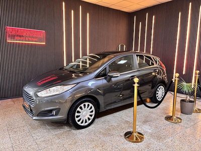 Gebraucht Ford Fiesta Titanium 82 PS (60 kW) 2016 Grau Kleinwagen