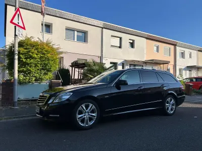 Gebraucht Mercedes E250 Elegance 204 PS (150 kW) 2010 Schwarz Kombi