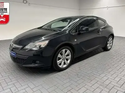 Gebraucht Opel Astra GTC 140 PS (102 kW) 2012 Schwarz Limousine