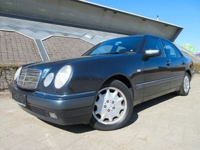 Mercedes E320