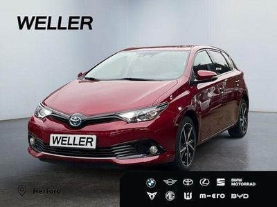 Gebraucht Toyota Auris Hybrid Team 136 PS (100 kW) 2018 Rot Limousine