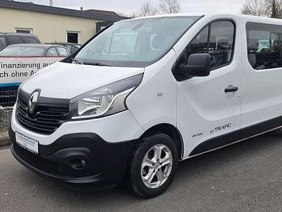 Gebraucht Renault Trafic Authentique 125 PS (91 kW) 2015 Gletscherweiss Van / Kleinbus