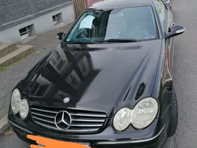 Gebraucht Mercedes CLK240 170 PS (125 kW) 2003 Schwarz Limousine