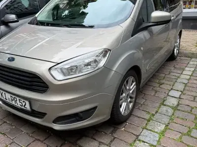 Gebraucht Ford Tourneo Courier Titanium 95 PS (69 kW) 2015 Beige Van / Kleinbus