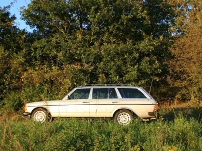 Gebraucht Mercedes 230 136 PS (100 kW) 1984 Silber Kombi
