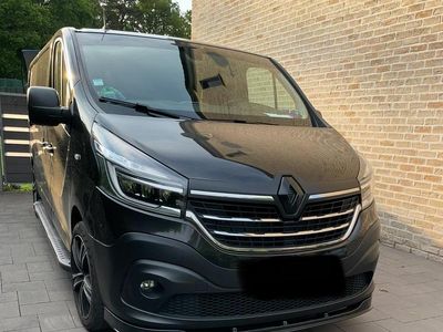 Second-hand Renault Trafic 150 CP (110 kW) 2021 Negru Monovolum