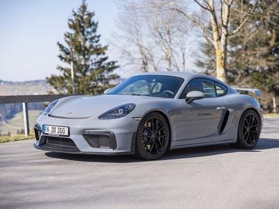 Porsche Cayman GT4