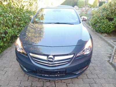 Gebraucht Opel Cascada Edition 170 PS (125 kW) 2014 Plat.anthr./rogrey/0j:silbergr Cabrio