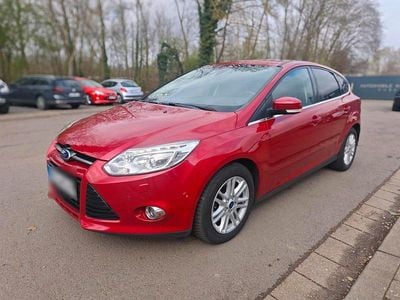 Gebraucht Ford Focus 140 PS (102 kW) 2012 Rot Limousine