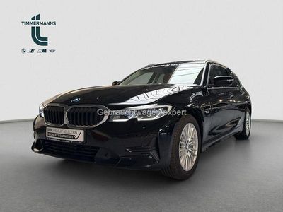Gebraucht BMW 330e Sport Line 292 PS (214 kW) 2022 Schwarz uni Kombi