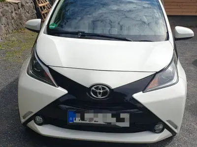 Gebraucht Toyota Aygo Connect Style 68 PS (50 kW) 2014 Weiß Kleinwagen