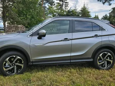 Gebraucht Mitsubishi Eclipse Cross Plus 188 PS (138 kW) 2022 Grau SUV