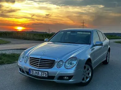 Gebraucht Mercedes E200 Classic 184 PS (135 kW) 2008 Silber Limousine