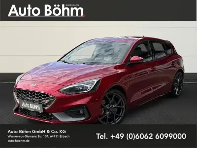Używany Ford Focus ST 280 KM (205 kW) 2020 Czerwony Sedan/Limuzyna