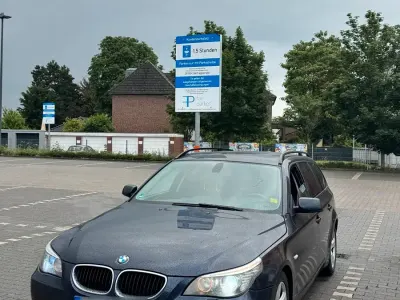 Gebraucht BMW 530 235 PS (172 kW) 2008 Blau Kombi