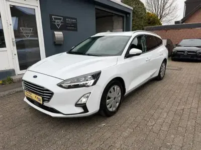 Używany Ford Focus Cool & Connect 120 KM (88 kW) 2020 Biały Kombi