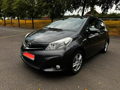 Gebraucht Toyota Yaris Cool 99 PS (72 kW) 2012 Grau Kleinwagen