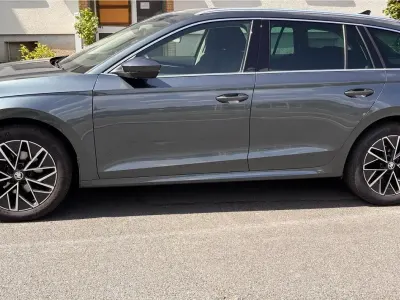 Gebraucht Skoda Octavia First Edition 150 PS (110 kW) 2020 Grau Kombi