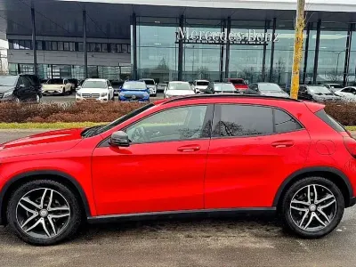 Gebraucht Mercedes GLA200 156 PS (114 kW) 2017 Rot SUV