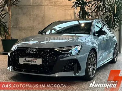 Neu Audi RS3 Sport 400 PS (294 kW) 2026 Grau Limousine