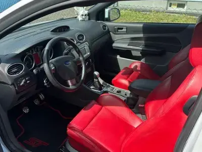 Gebraucht Ford Focus ST 226 PS (166 kW) 2009 Weiß Limousine
