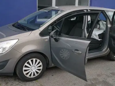 Gebraucht Opel Meriva Edition 101 PS (74 kW) 2011 Grau Van / Kleinbus