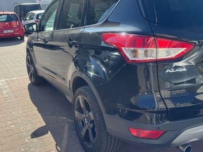 Gebraucht Ford Kuga Individual 150 PS (110 kW) 2016 Schwarz SUV