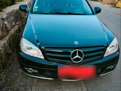 Gebraucht Mercedes 220 Avantgarde 170 PS (125 kW) 2007 Schwarz Kombi