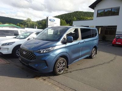 Chroma blue metallic Gebraucht 2024 Ford Tourneo Custom Titanium Van | 47.900 € (Etwas zu teuer)