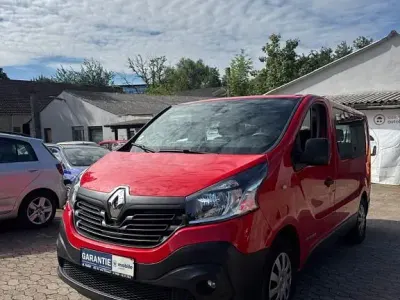 Gebraucht Renault Trafic 145 PS (106 kW) 2016 Rot Van / Kleinbus