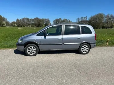 Gebraucht Opel Zafira Njoy 125 PS (91 kW) 2005 Silber Van / Kleinbus