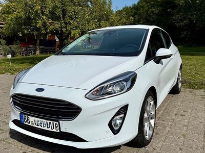 Gebraucht Ford Fiesta Titanium 125 PS (91 kW) 2017 Weiß Kleinwagen
