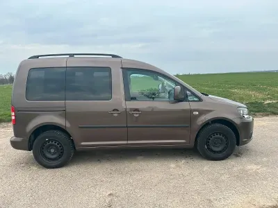 Gebraucht VW Caddy Trendline 102 PS (75 kW) 2012 Braun Van / Kleinbus