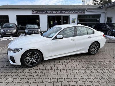 Weiß Gebraucht 2020 BMW 330 M Sport Limousine | 25.850 €