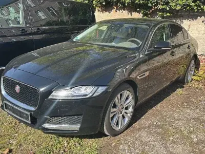Usata Jaguar XF Portfolio 300 CV (220 kW) 2016 Nero Berlina
