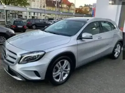 Second-hand Mercedes CLA250 211 CP (155 kW) 2015 Argintiu Berlinǎ