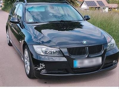Gebraucht BMW 320 150 PS (110 kW) 2007 Schwarz Kombi