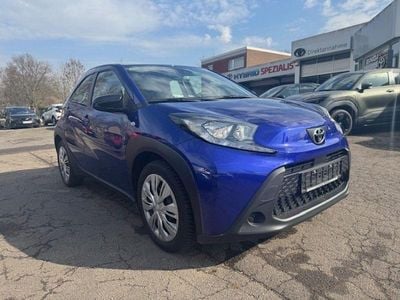 Gebraucht Toyota Aygo X X-play 72 PS (52 kW) 2023 Juniper blue metallic SUV