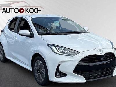 Weiß Neu 2025 Toyota Yaris Hybrid Limousine | 24.490 € (Fairer Preis)