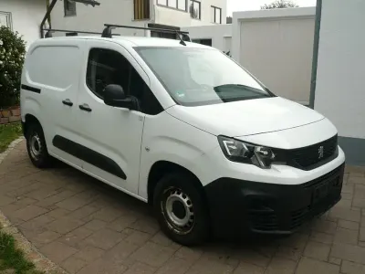 Gebraucht Peugeot Partner 110 PS (80 kW) 2019 Weiß Van / Kleinbus