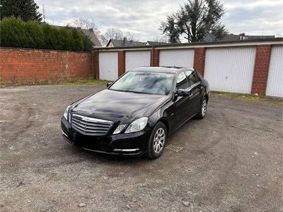 Gebraucht Mercedes 200 Elegance 184 PS (135 kW) 2011 Schwarz Limousine
