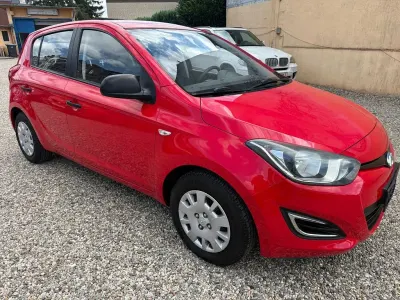 Gebraucht Hyundai i20 Edition 86 PS (63 kW) 2013 Rot Kleinwagen